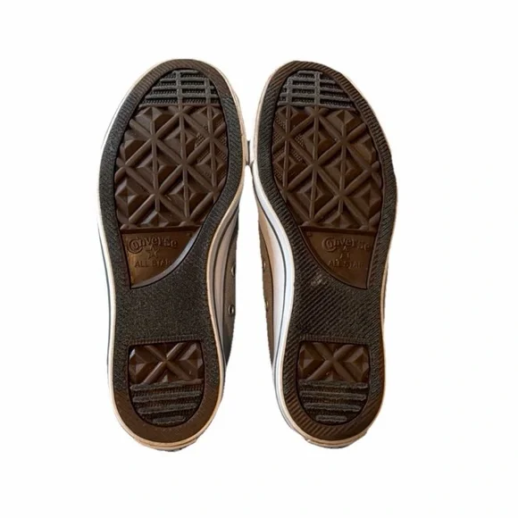 Converse Low-Top Sneakers in Light Gray and White Size 7 - Picture 8 of 8